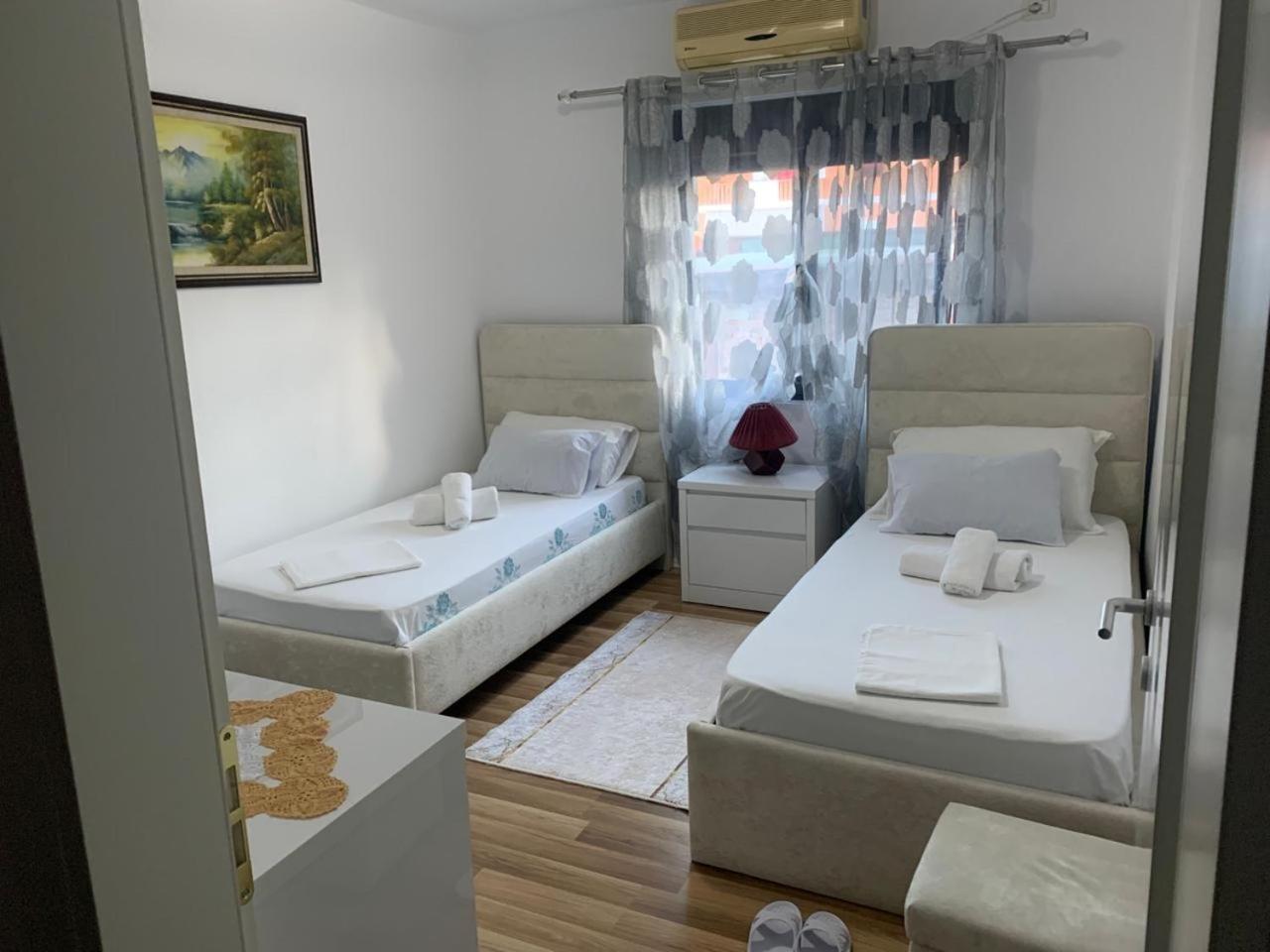 Ferienwohnung Flat In Berat'S Center Exterior foto