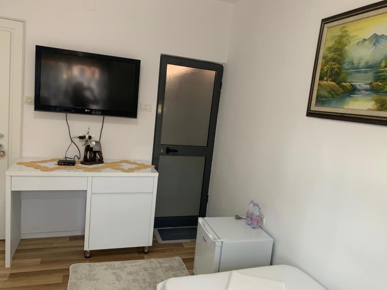 Ferienwohnung Flat In Berat'S Center Exterior foto