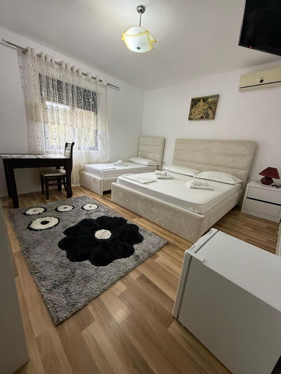 Ferienwohnung Flat In Berat'S Center Exterior foto